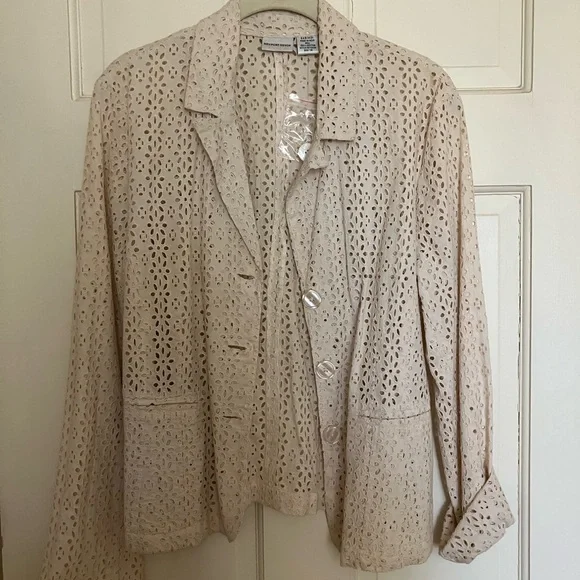 Elegant Cream Lace Women's Jacket - Picture 1 of 5